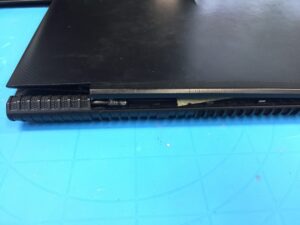 połamana obudowa laptopa lenovo