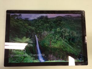 popękany ekran surface pro