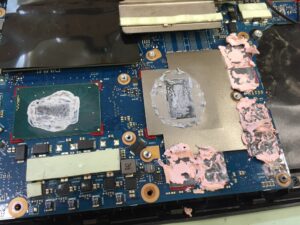 stara pasta na procesorze i grafice w laptopie acer - wymiana